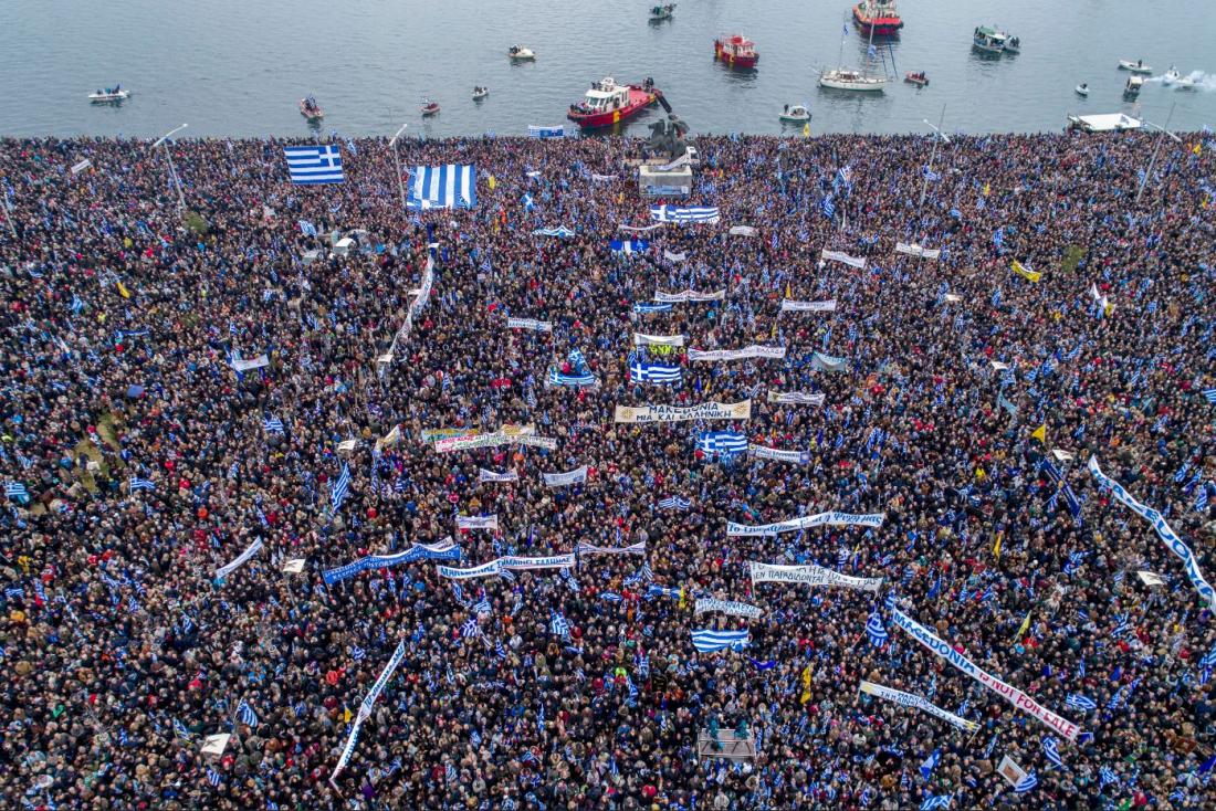 πλήθος κόσμου στη θεσσαλονίκη