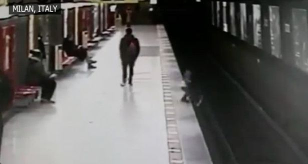 άνδρας στο μετρό