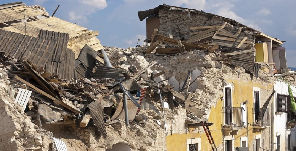 σεισμός γκρεμισμένα σπίτια