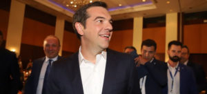 Συνεχίζεται η σφοδρή αντιπαράθεση ΝΔ-ΣΥΡΙΖΑ για τα δάνεια της οικογένειας Τσίπρα