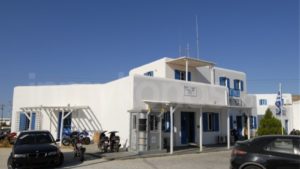 υπάλληλος του αεροδρομίου μυκόνου συνελήφθη με το σιρόπι του βιασμού